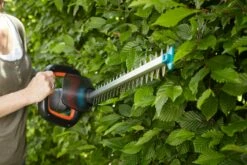 GARDENA Accu Heggenschaar ComfortCut 60/18V P4A Solo -COPPELMANS Winkel gardena accu heggenschaar comfortcut 60 18v p4a solo 1500x1000 640af31d43994 l